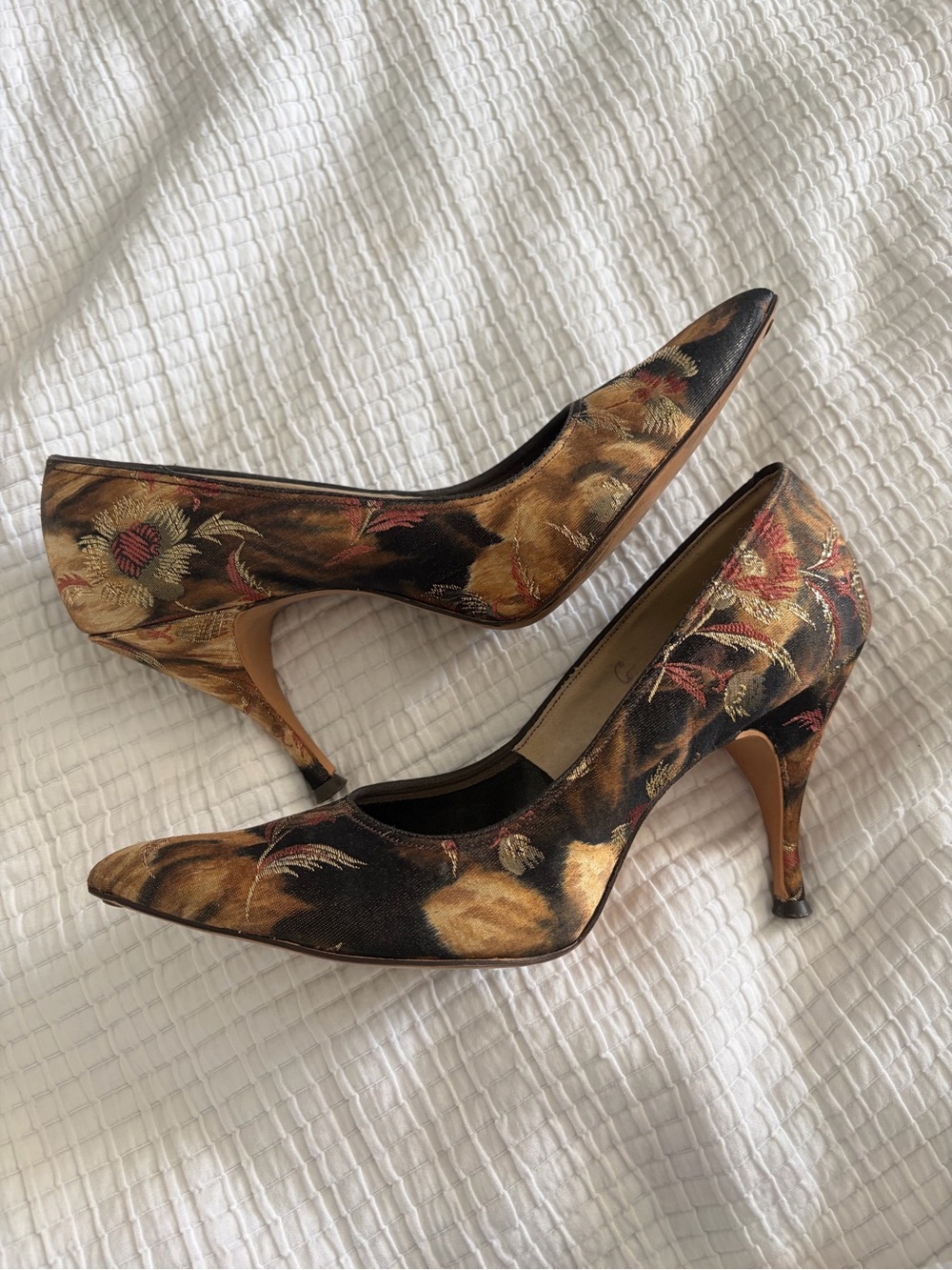 Floral Brocade Pointed-Toe Pumps in Gold and Black
